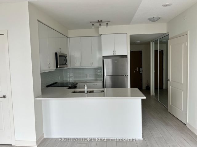 2906 - 4955 yonge St