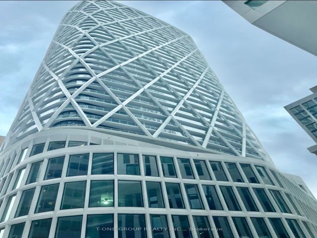 830 - 230 Simcoe St