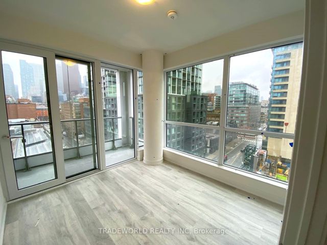 870W - 135 Lower Sherbourne St