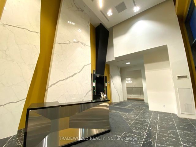 870W - 135 Lower Sherbourne St