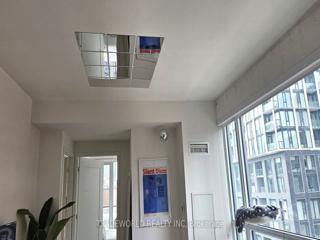 870W - 135 Lower Sherbourne St