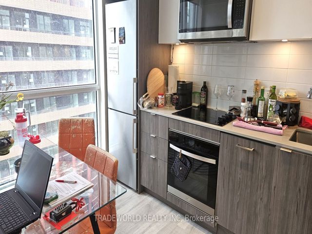 870W - 135 Lower Sherbourne St