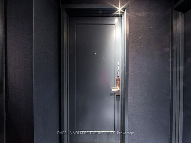 1104 - 28 Wellesley St E