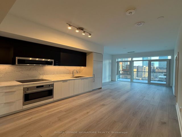 1002 - 308 Jarvis St