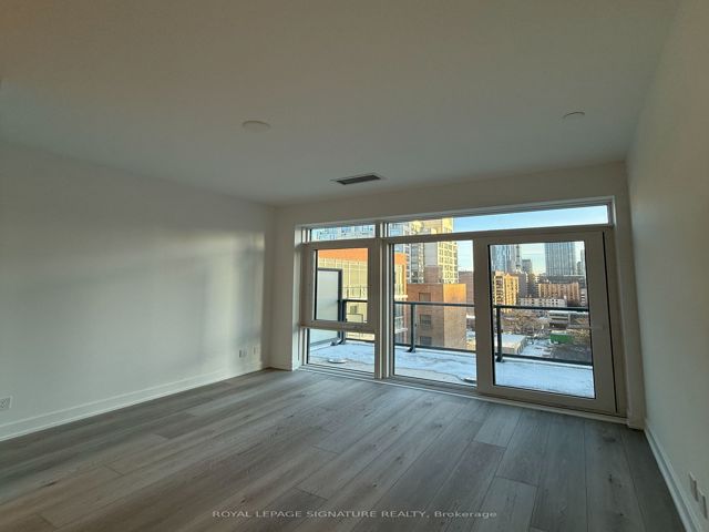 1002 - 308 Jarvis St