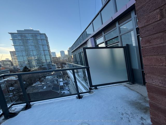 1002 - 308 Jarvis St