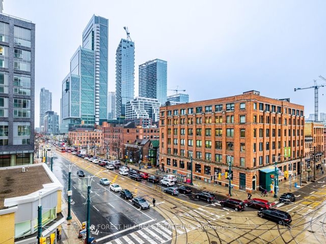 511 - 438 King St W