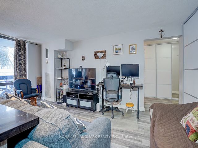 201 - 350 Seneca Hill Dr
