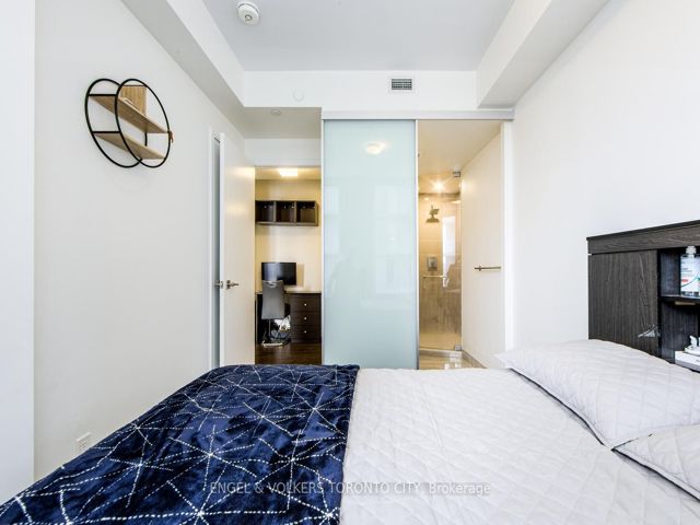 1104 - 28 Wellesley St E