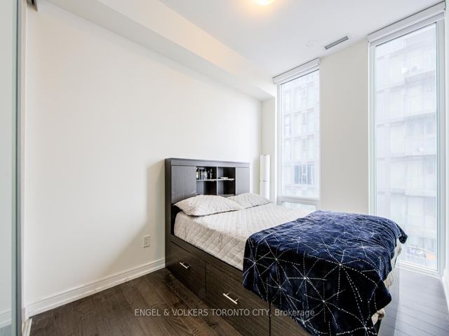1104 - 28 Wellesley St E