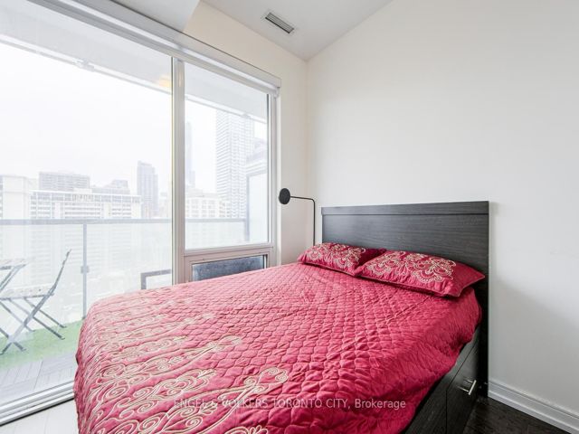 1104 - 28 Wellesley St E