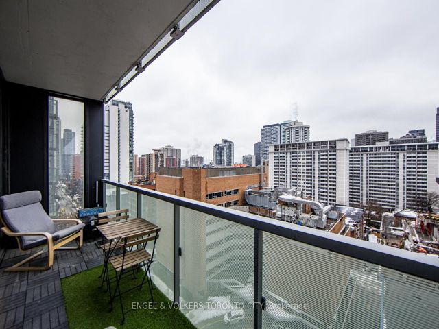 1104 - 28 Wellesley St E