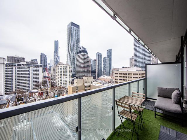 1104 - 28 Wellesley St E