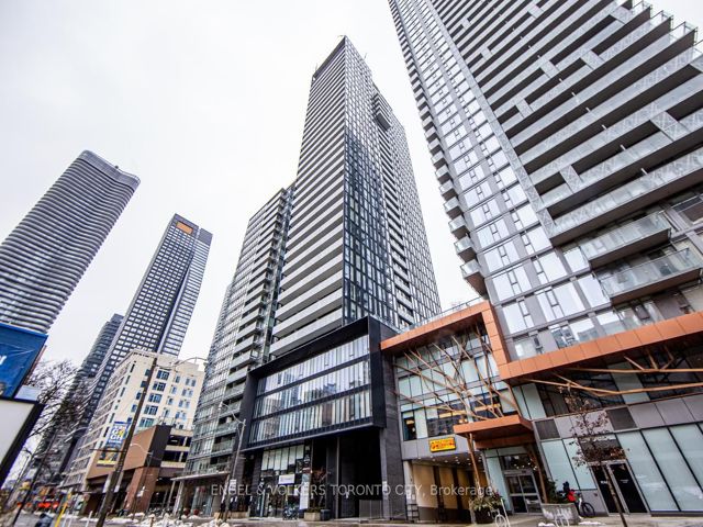 1104 - 28 Wellesley St E