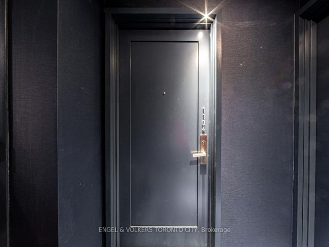 1104 - 28 Wellesley St E