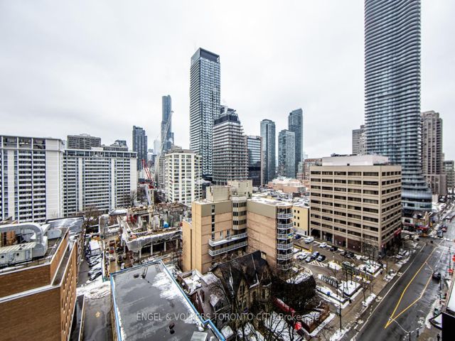 1104 - 28 Wellesley St E