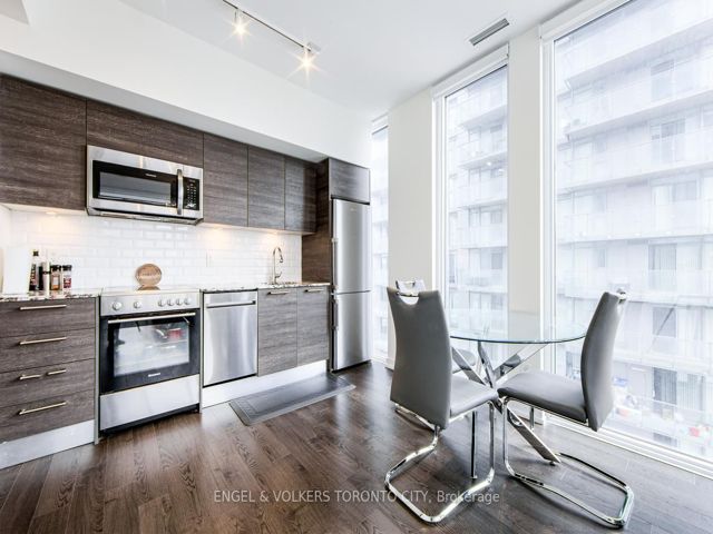 1104 - 28 Wellesley St E