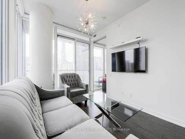 1104 - 28 Wellesley St E