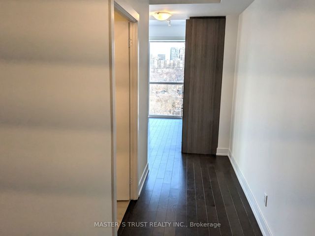 1102 - 181 Bedford Rd