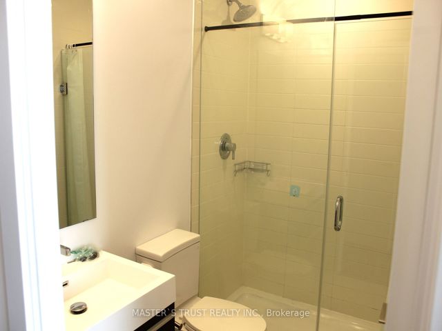 1102 - 181 Bedford Rd