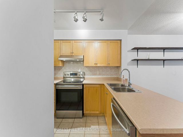 323 - 323 Richmond St E