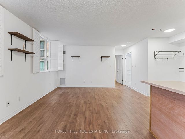 323 - 323 Richmond St E