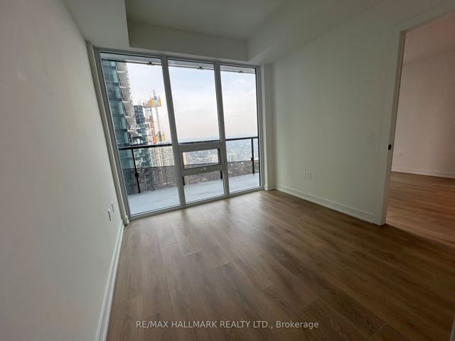 2505 - 117 Broadway Ave