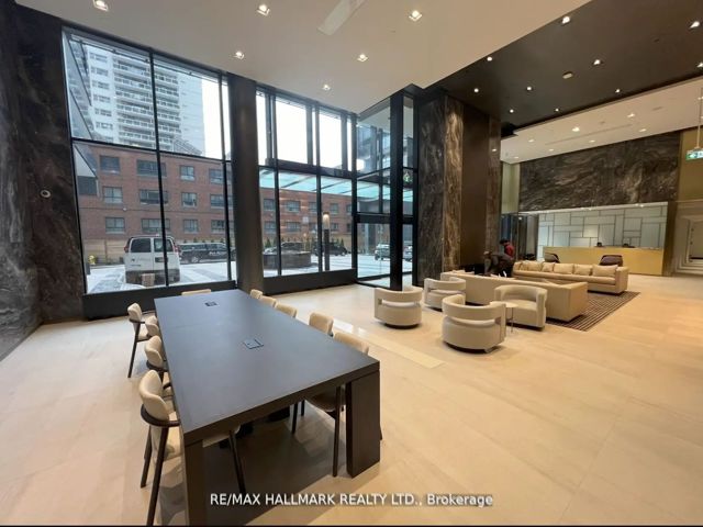 2505 - 117 Broadway Ave