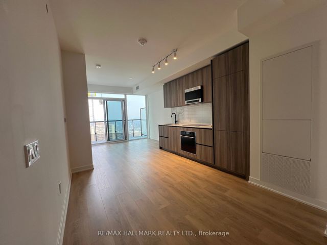 2505 - 117 Broadway Ave