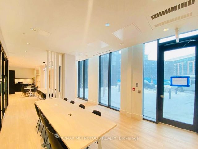 408 - 30 Tretti Way