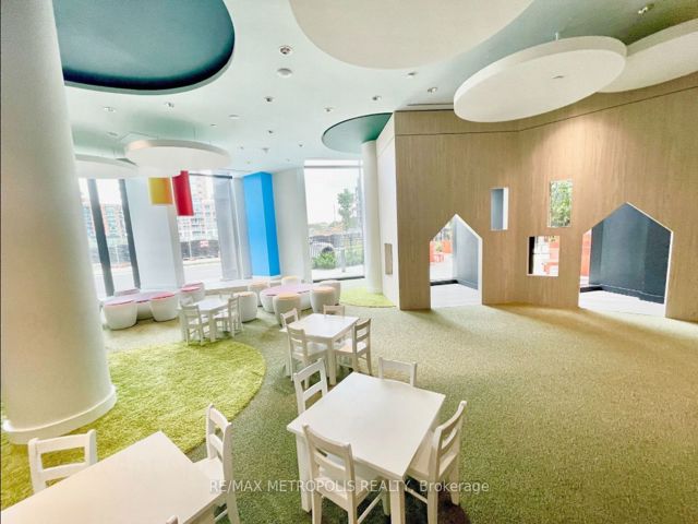 408 - 30 Tretti Way