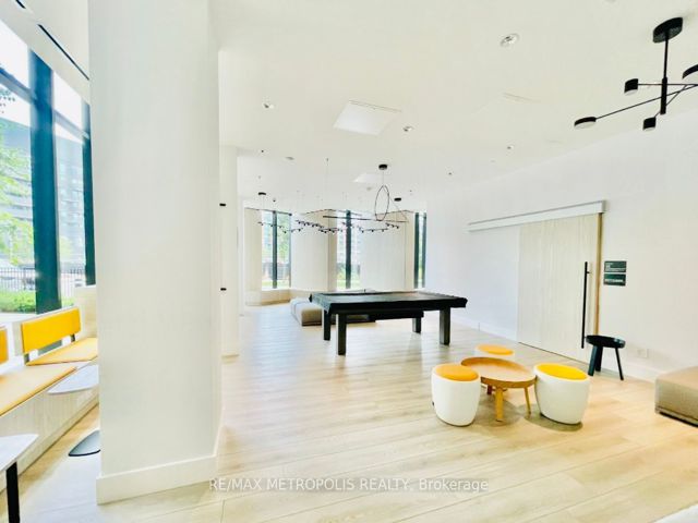 408 - 30 Tretti Way