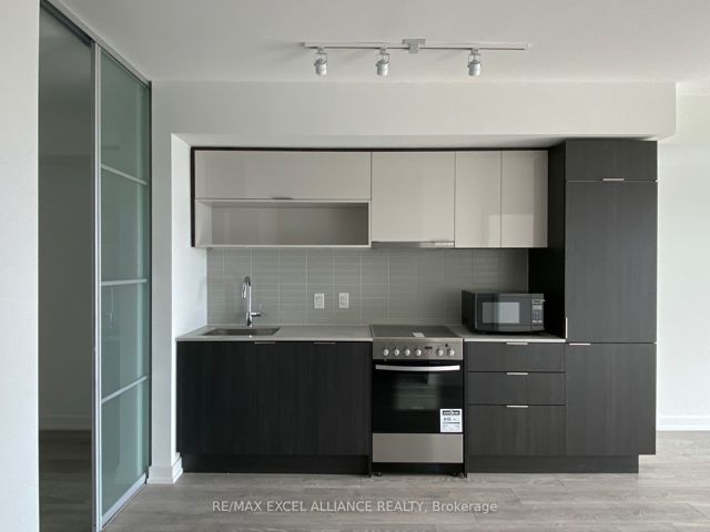 1806 - 159 Wellesley St