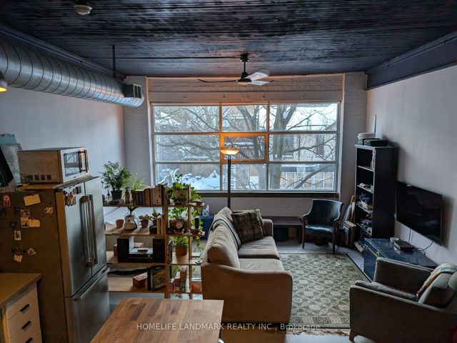 219 - 365 Dundas St E