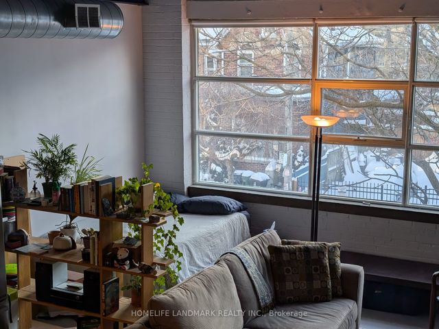 219 - 365 Dundas St E