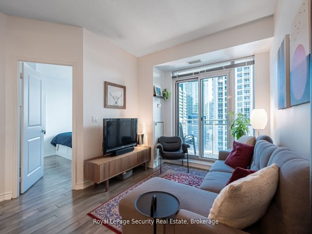 1610 - 628 Fleet St