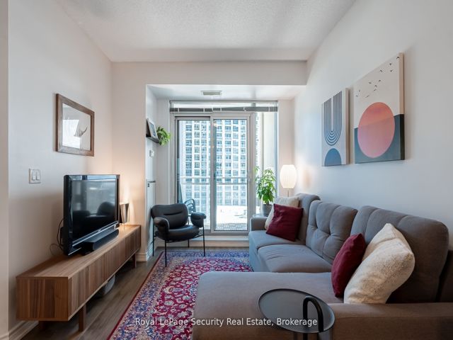 1610 - 628 Fleet St