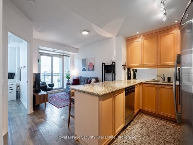 1610 - 628 Fleet St
