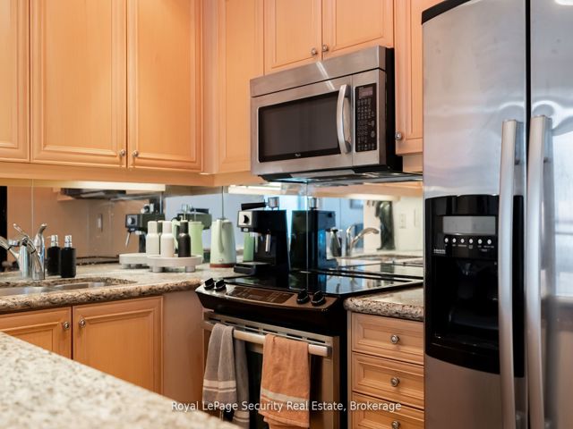 1610 - 628 Fleet St