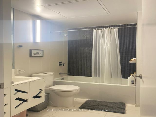 1412 - 125 Peter St