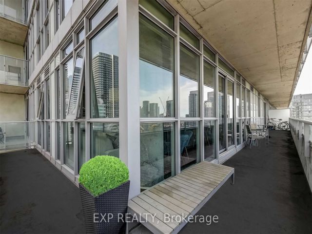1809 - 375 King St W