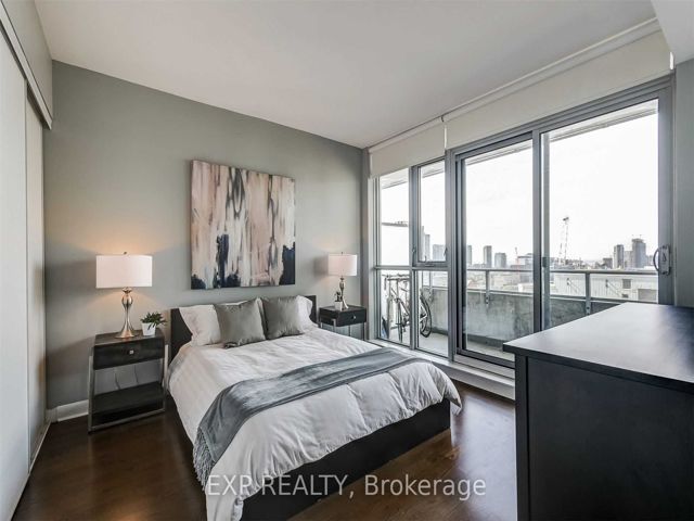 1809 - 375 King St W