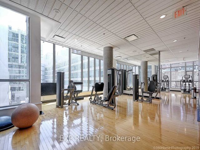 1809 - 375 King St W