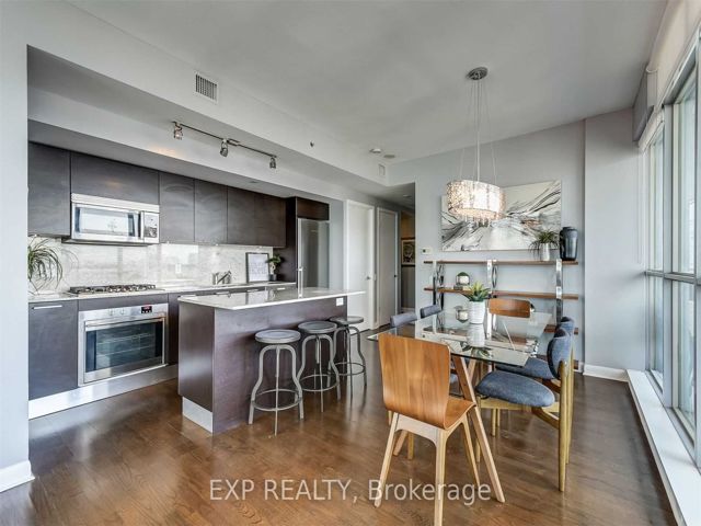 1809 - 375 King St W