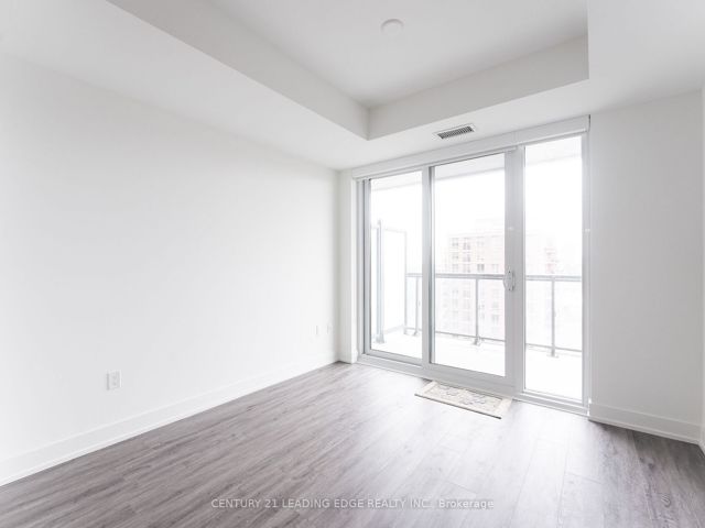 1439 - 20 Inn On The Park Dr E