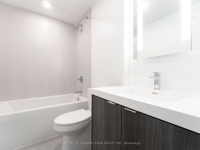 1439 - 20 Inn On The Park Dr E