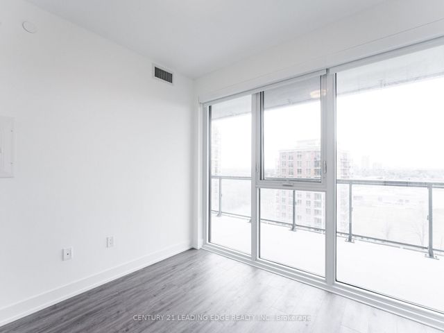1439 - 20 Inn On The Park Dr E