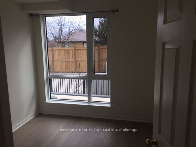 203 - 639 Lawrence Ave W