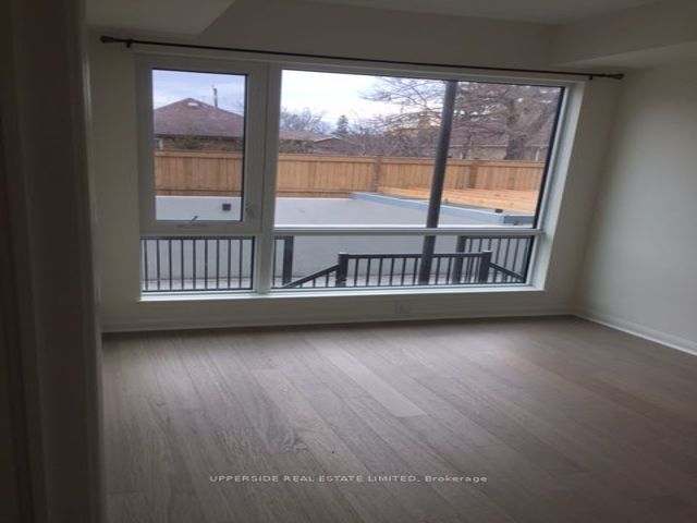 203 - 639 Lawrence Ave W