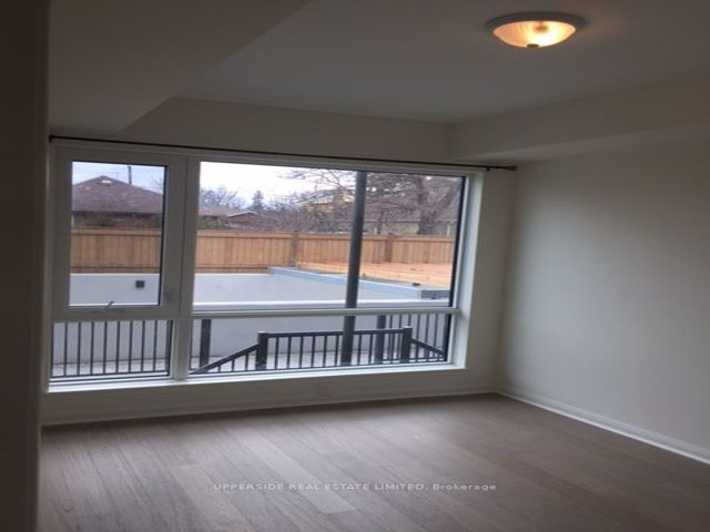 203 - 639 Lawrence Ave W